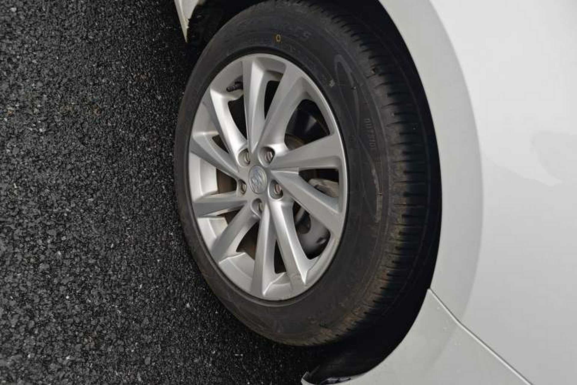 Used Buick Verano 2019 Sedan 15S Automatic Leading Model Right Front Wheel Hub