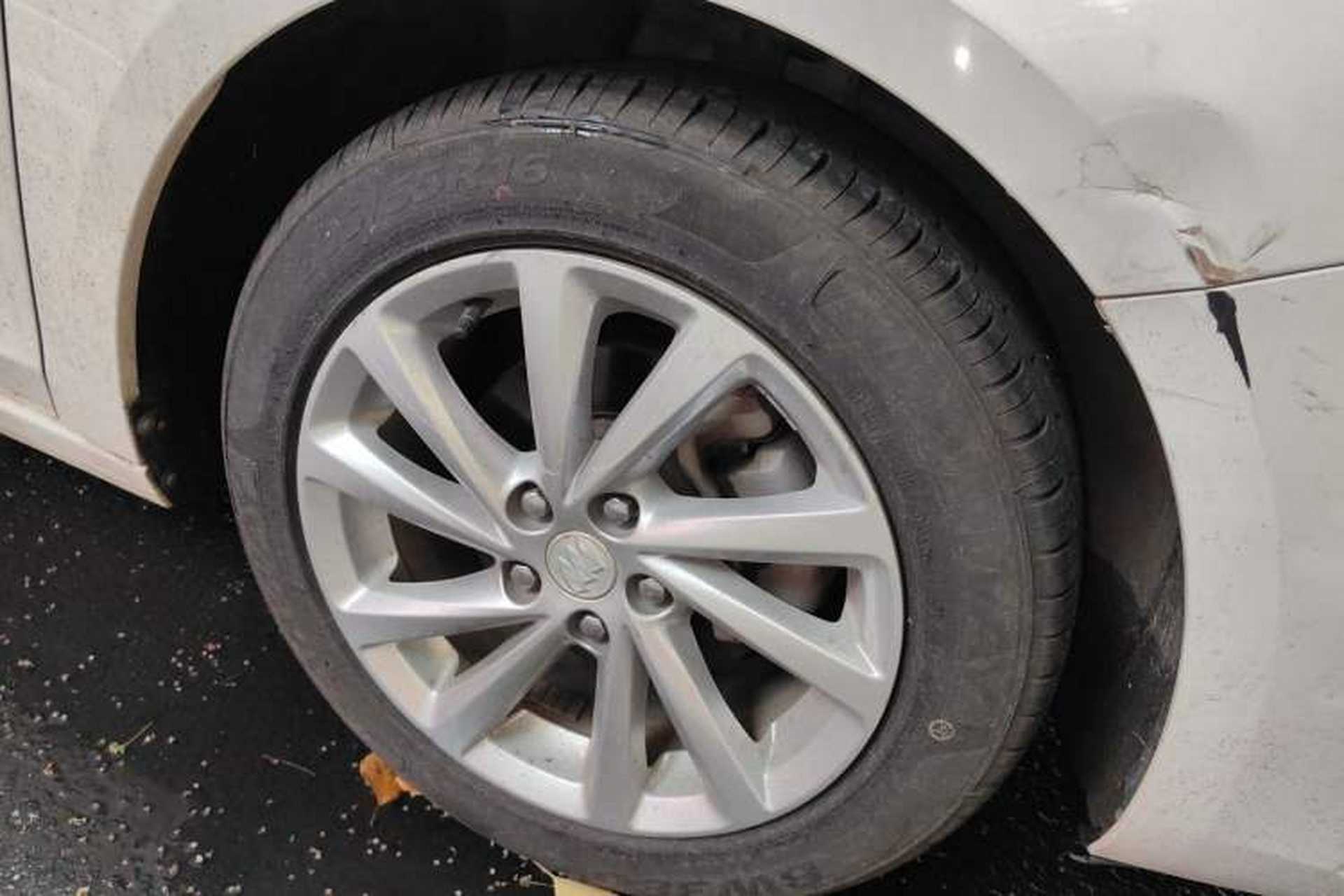 Used Buick Verano 2019 Sedan 15S Automatic Entry Model Right Front Wheel Hub