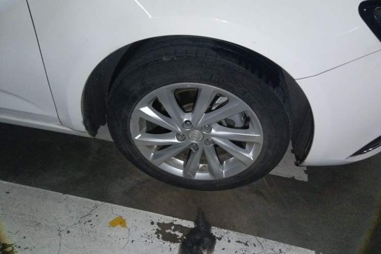 Used Buick Verano 2019 Sedan 15S Automatic Entry Model Right Front Wheel Hub