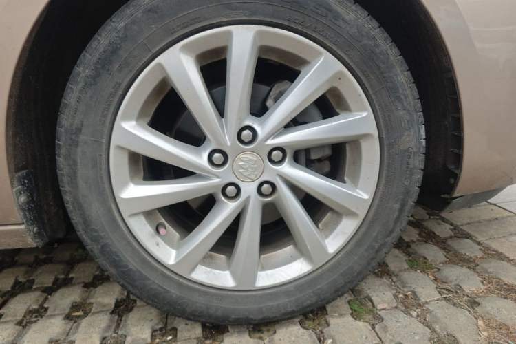 Used Buick Verano 2019 Sedan 15S Automatic Leading Model Right Front Wheel Hub