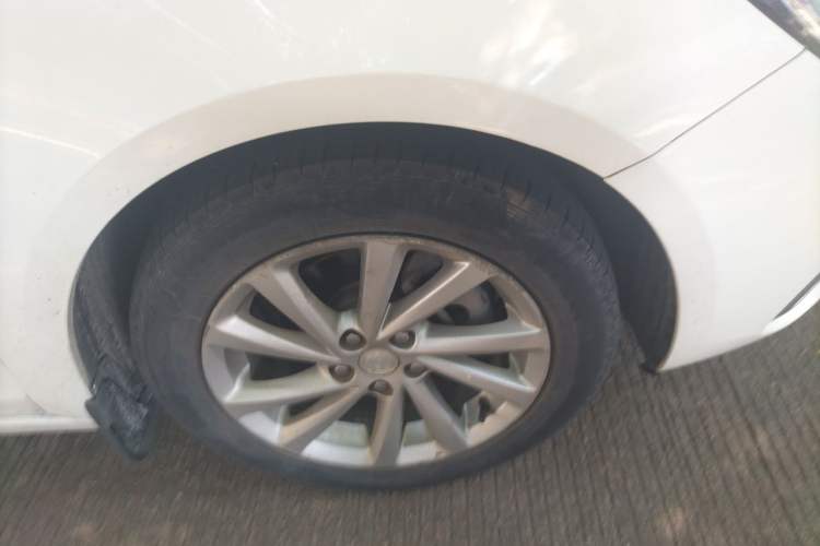 Used Buick Verano 2019 Sedan 15S Automatic Entry Model Right Front Wheel Hub
