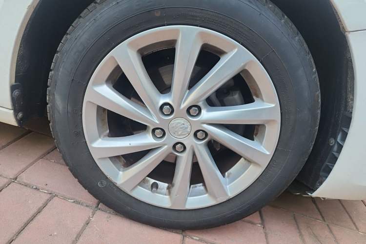 Used Buick Verano 2019 Sedan 15S Automatic Leading Model Right Front Wheel Hub