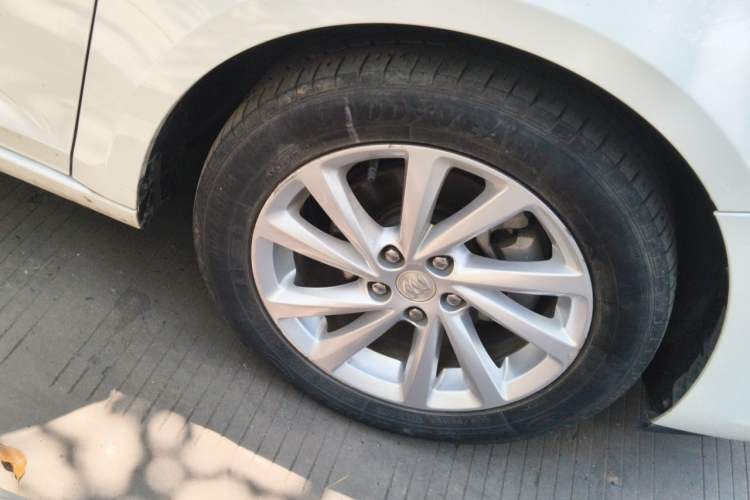 Used Buick Verano 2019 Sedan 15S Automatic Entry Model Right Front Wheel Hub