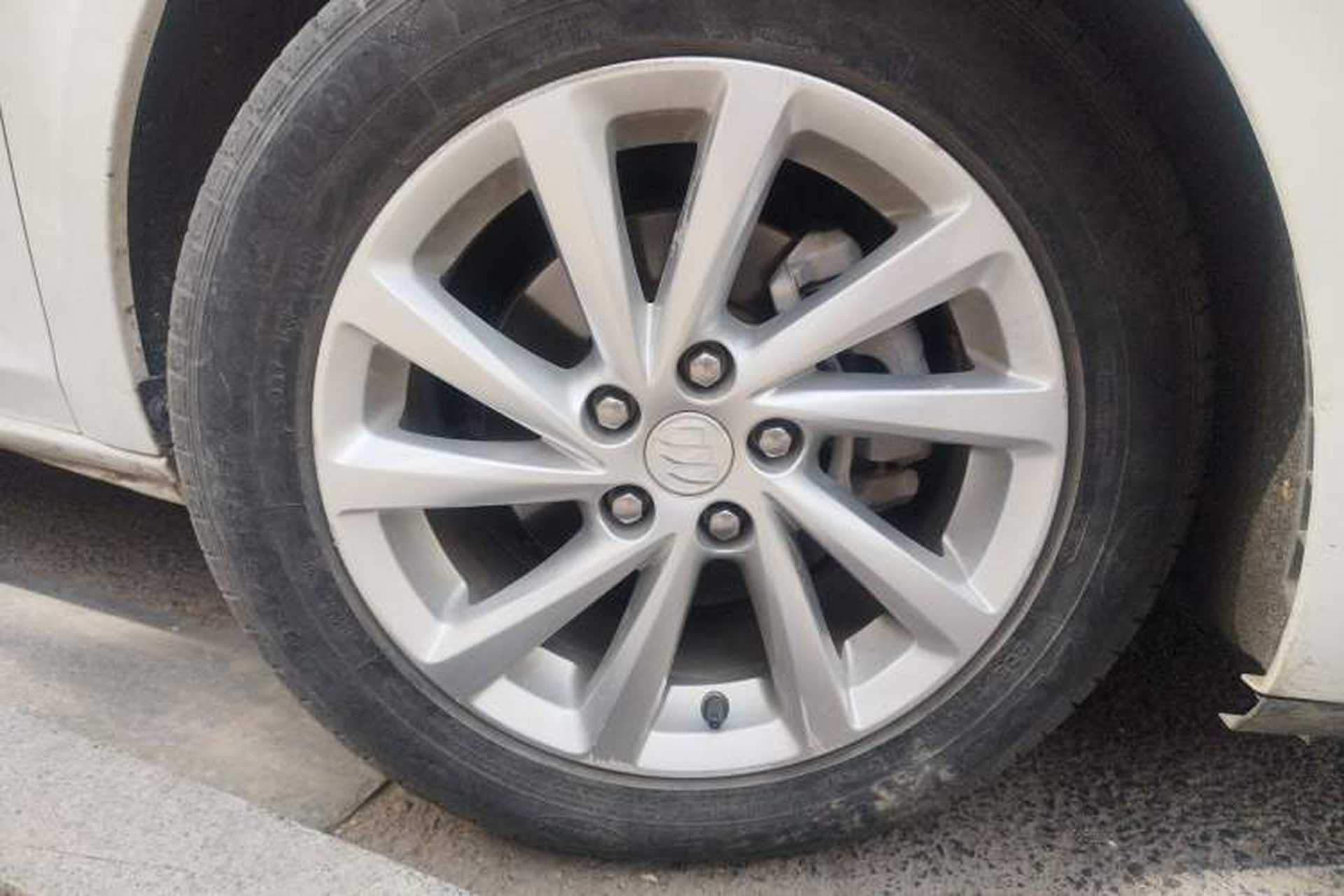 Used Buick Verano 2019 Sedan 15S Automatic Entry Model Right Front Wheel Hub