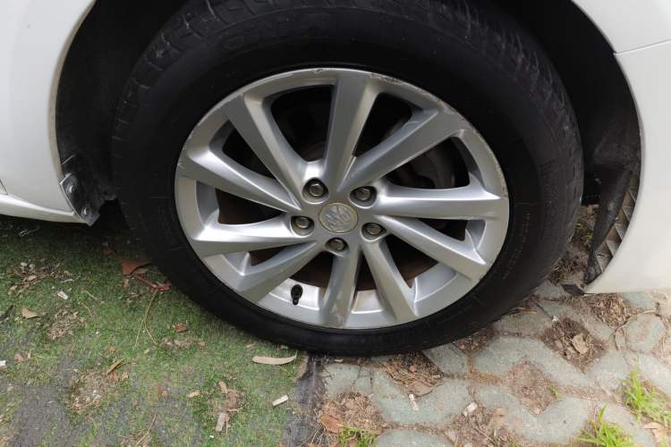 Used Buick Verano 2019 Sedan 15S Automatic Leading Model Right Front Wheel Hub