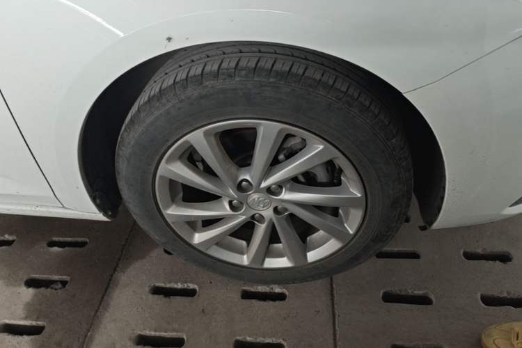 Used Buick Verano 2019 Sedan 15S Automatic Entry Model Right Front Wheel Hub