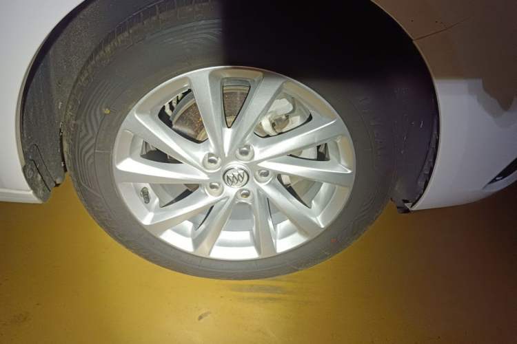 Used Buick Verano 2019 Sedan 15S Automatic Entry Model Right Front Wheel Hub