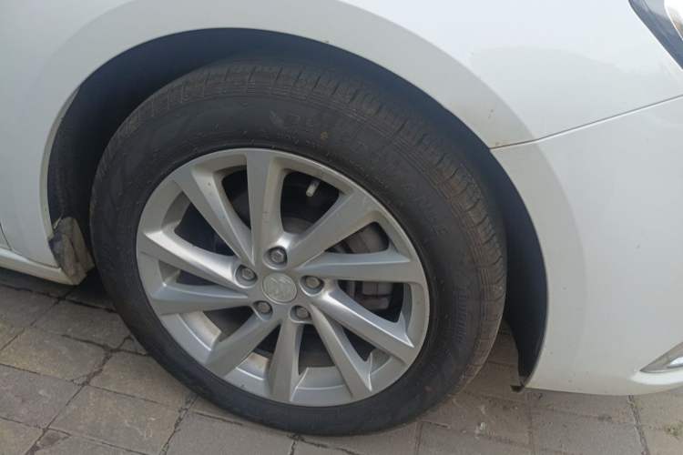 Used Buick Verano 2019 Sedan 15S Automatic Entry Model Right Front Wheel Hub