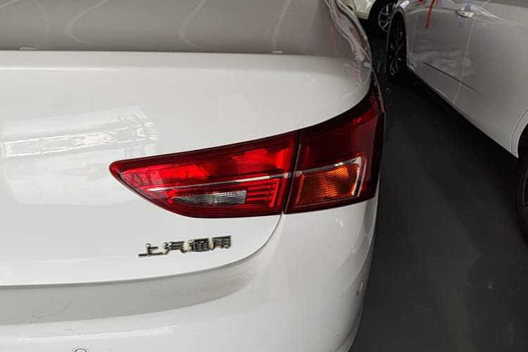 Used Buick Verano 2019 Sedan 15S Automatic Entry Model Right Rear Taillight