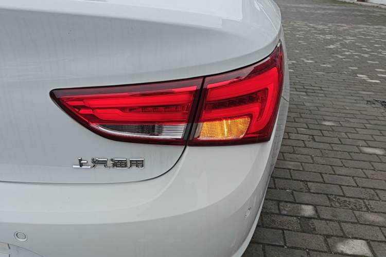 Used Buick Verano 2019 Sedan 15S Automatic Leading Model Right Rear Taillight