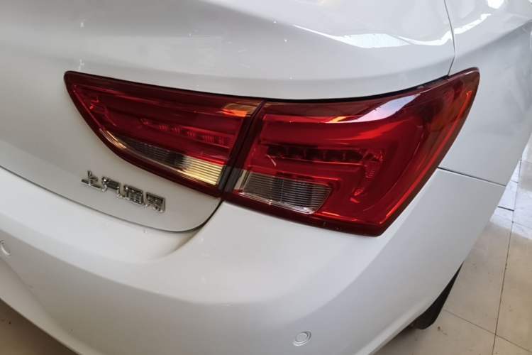 Used Buick Verano 2019 Sedan 15S Automatic Leading Model Right Rear Taillight