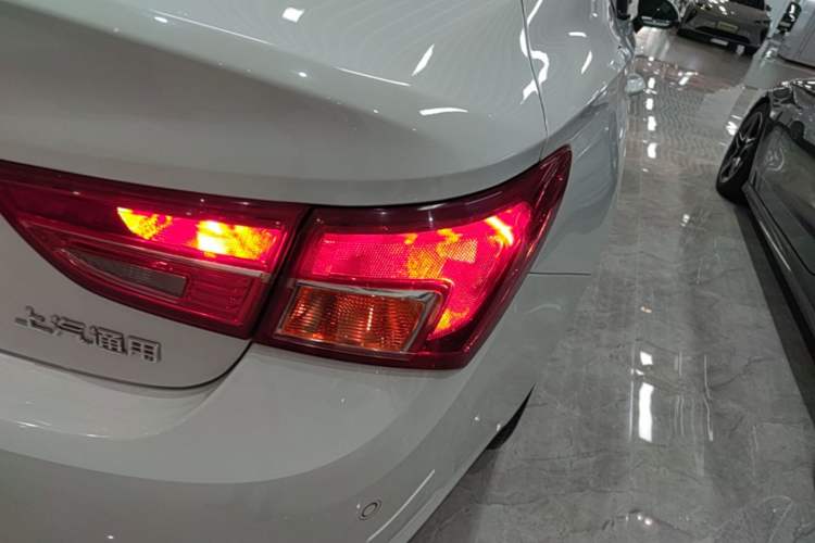 Used Buick Verano 2019 Sedan 15S Automatic Entry Model Right Rear Taillight