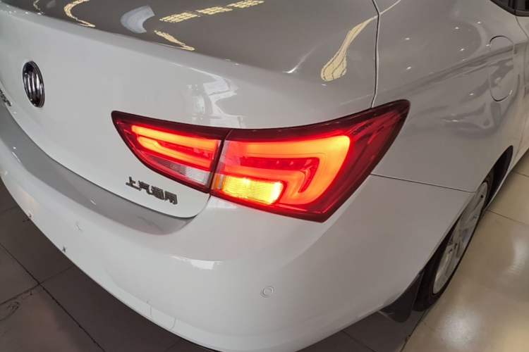 Used Buick Verano 2019 Sedan 15S Automatic Leading Model Right Rear Taillight