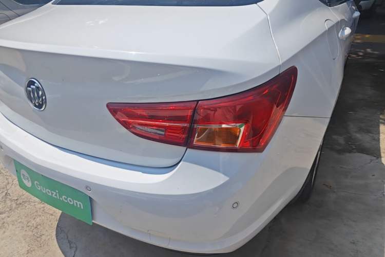 Used Buick Verano 2019 Sedan 15S Automatic Entry Model Right Rear Taillight
