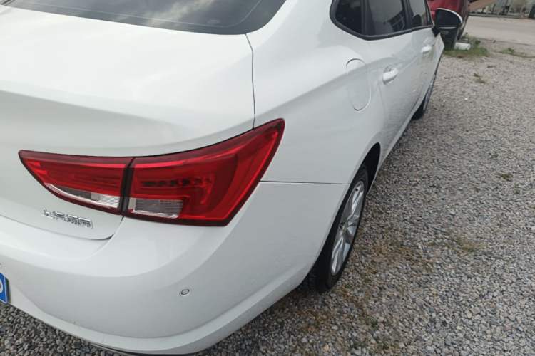 Used Buick Verano 2019 Sedan 20T Dual-Clutch Leading Model Right Rear Taillight