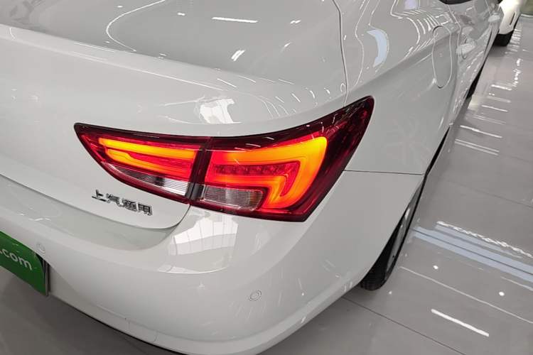 Used Buick Verano 2019 Sedan 15S Automatic Leading Model Right Rear Taillight