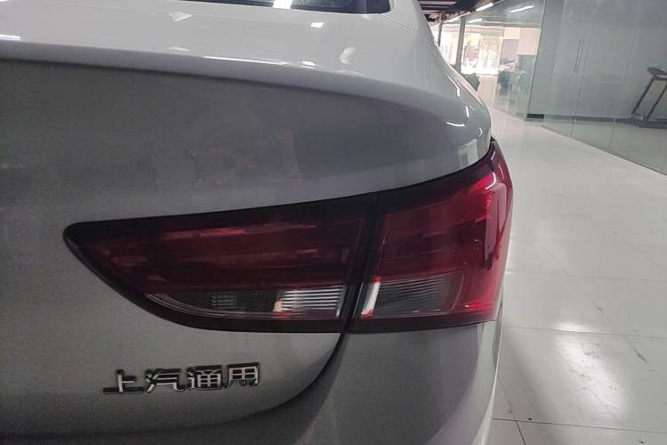Used Buick Verano 2019 Sedan 20T Dual-Clutch Leading Model Right Rear Taillight