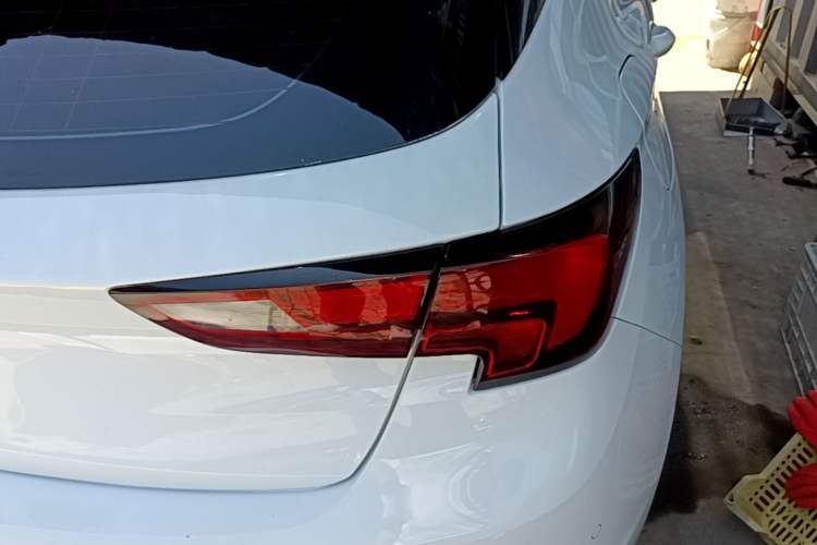 Used Buick Verano 2019 Hatchback 15S Automatic Ambition Model Right Rear Taillight