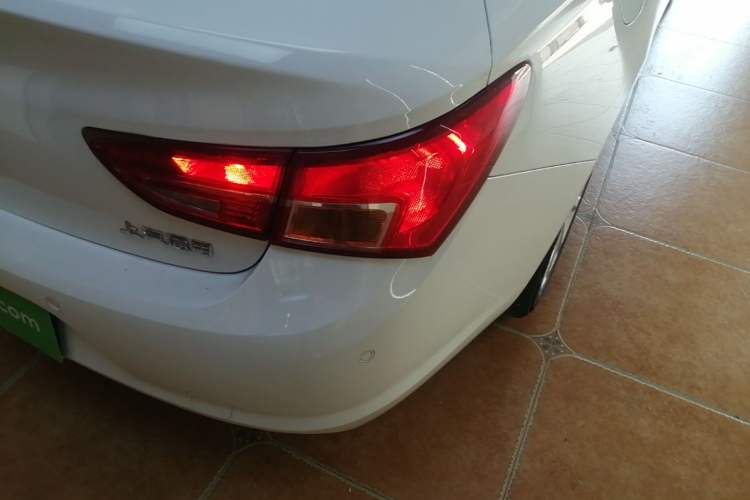 Used Buick Verano 2019 Sedan 15S Automatic Entry Model Right Rear Taillight