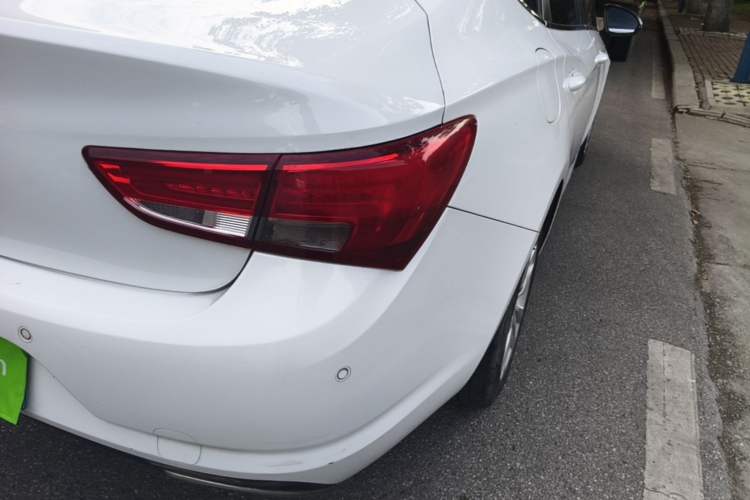Used Buick Verano 2019 Sedan 20T Dual-Clutch Leading Model Right Rear Taillight