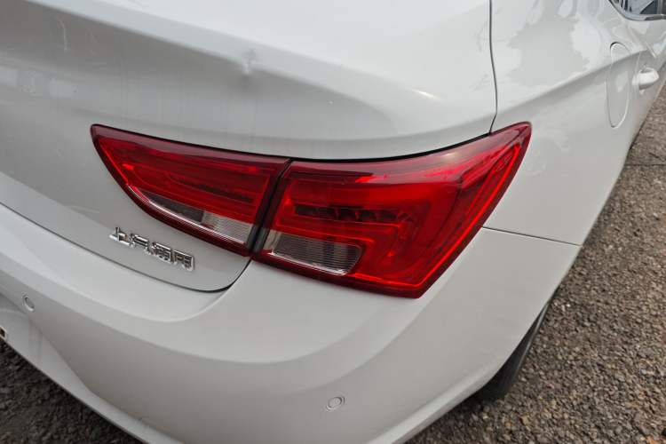 Used Buick Verano 2019 Sedan 15S Automatic Leading Model Right Rear Taillight