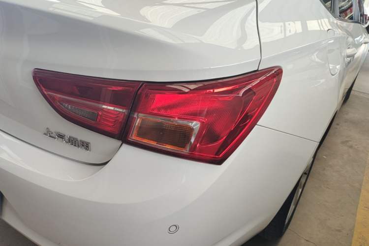 Used Buick Verano 2019 Sedan 15S Automatic Entry Model Right Rear Taillight