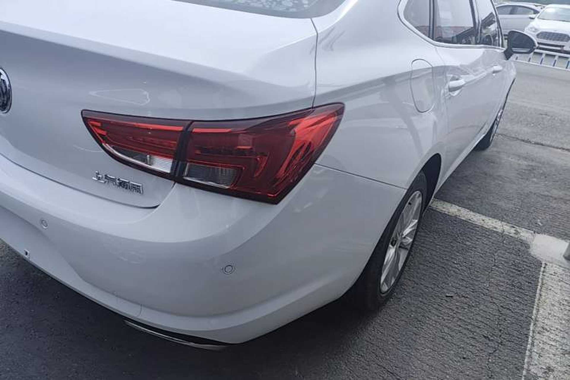 Used Buick Verano 2019 Sedan 20T Dual-Clutch Elite Model Right Rear Taillight