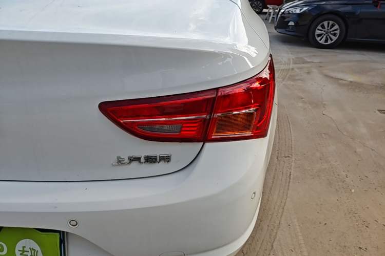Used Buick Verano 2019 Sedan 15S Automatic Entry Model Right Rear Taillight