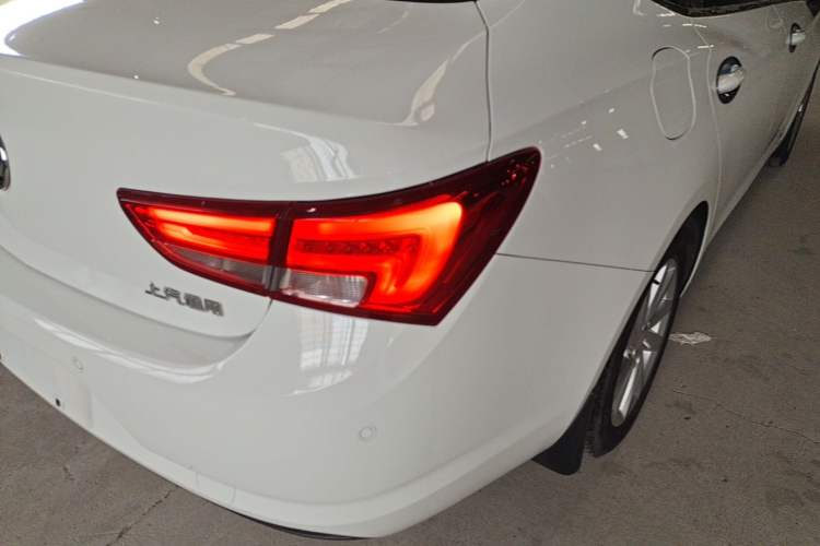 Used Buick Verano 2019 Sedan 15S Automatic Leading Model Right Rear Taillight