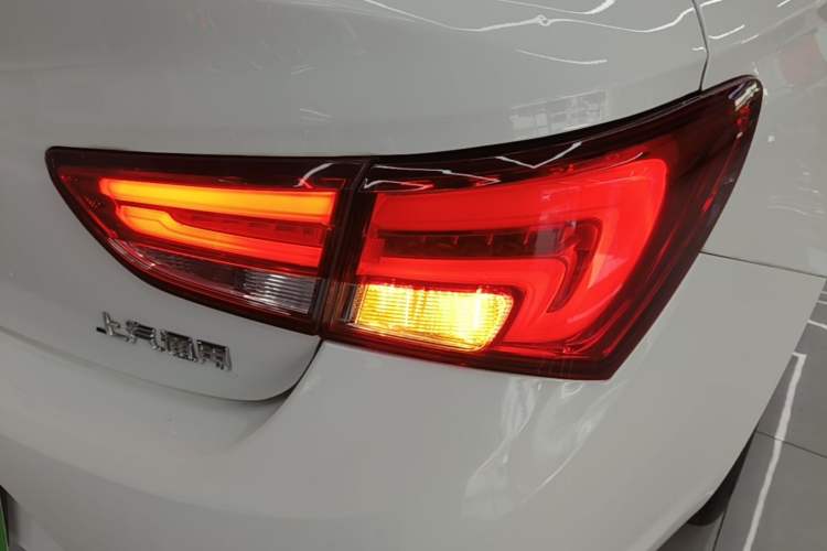 Used Buick Verano 2019 Sedan 15S Automatic Leading Model Right Rear Taillight