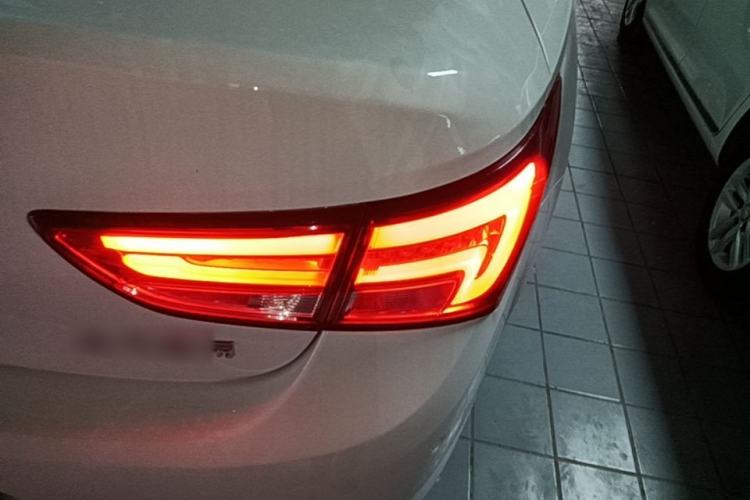 Used Buick Verano 2019 Sedan 15S Automatic Leading Model Right Rear Taillight