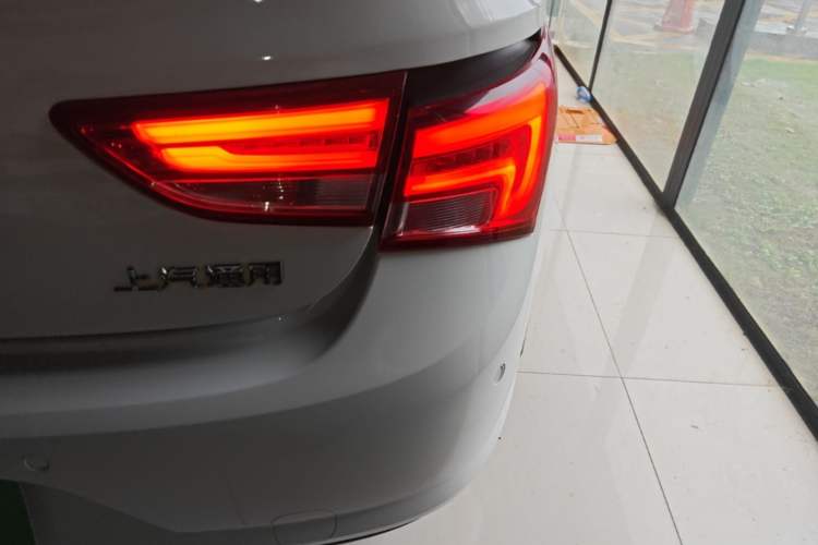 Used Buick Verano 2019 Sedan 15S Automatic Leading Model Right Rear Taillight