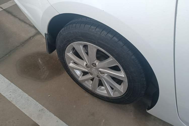Used Buick Verano 2019 Sedan 15S Automatic Leading Model Right Rear Wheel Hub
