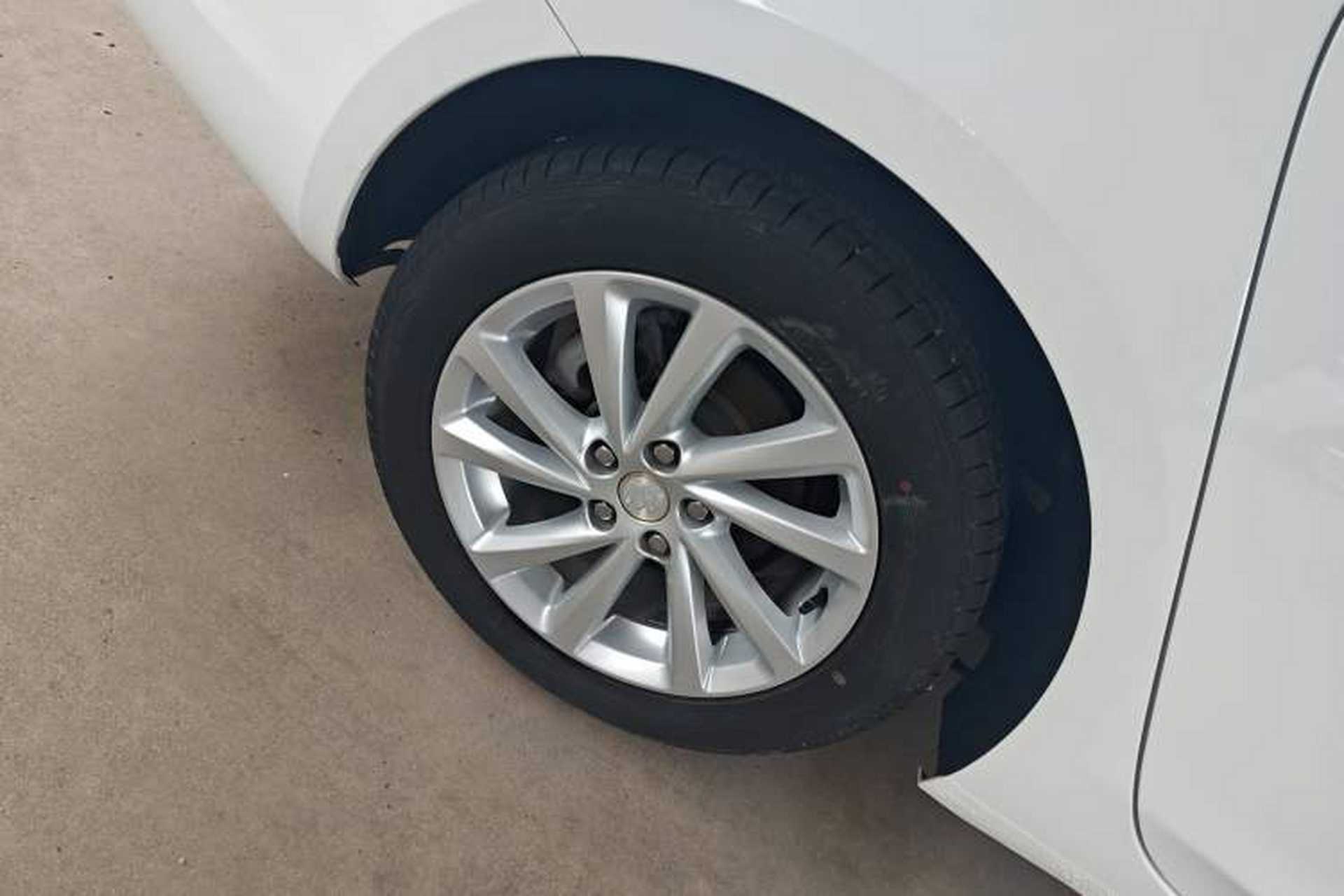 Used Buick Verano 2019 Sedan 15S Automatic Leading Model Right Rear Wheel Hub