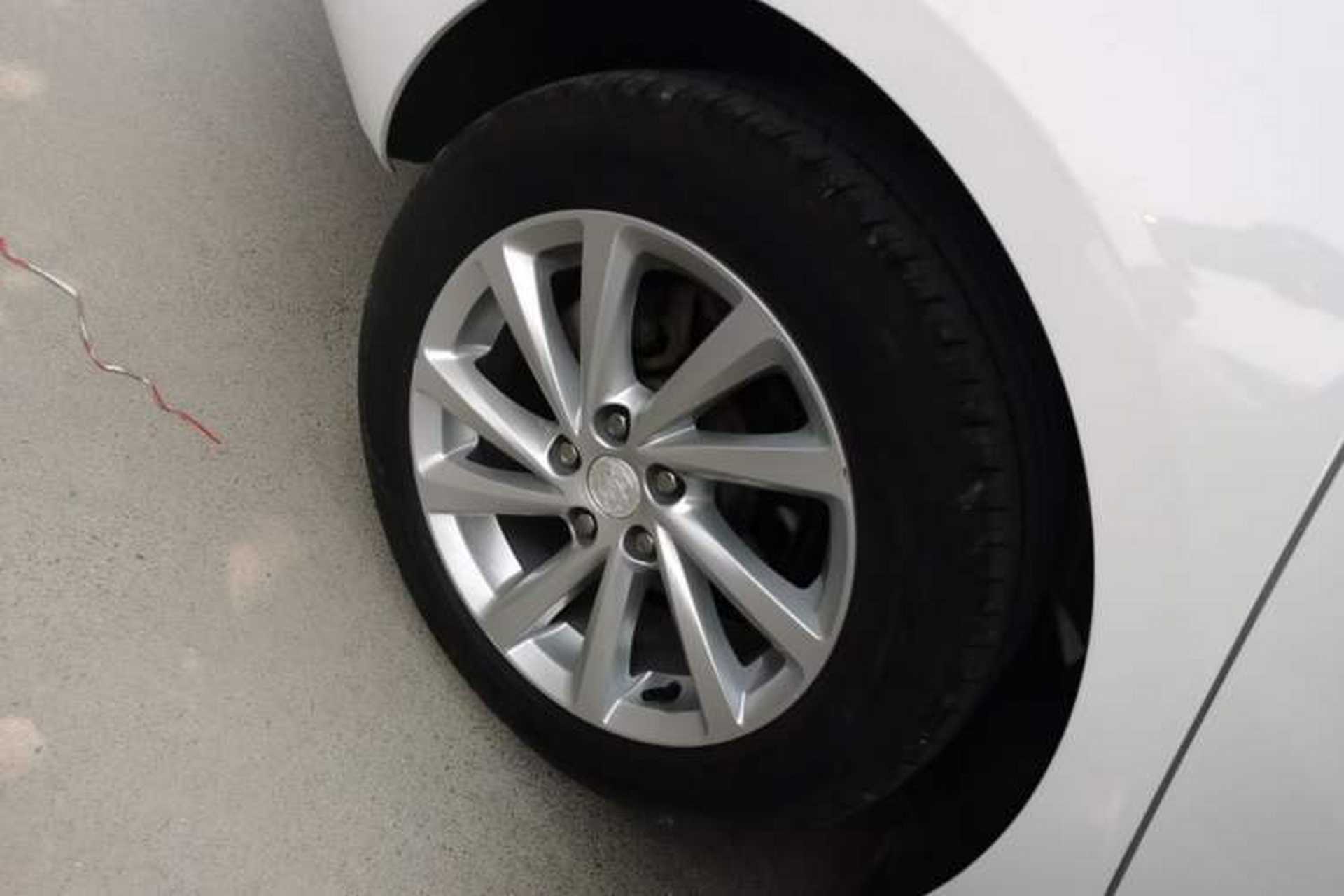 Used Buick Verano 2019 Sedan 15S Automatic Leading Model Right Rear Wheel Hub