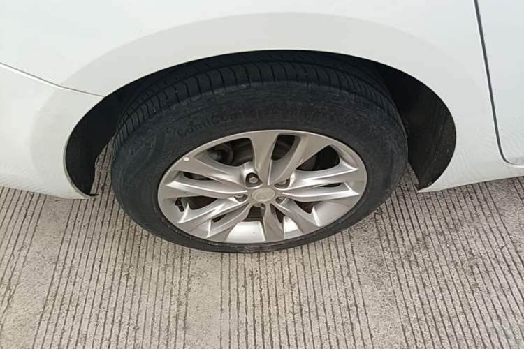 Used Buick Verano 2019 Sedan 20T Dual-Clutch Leading Model Right Rear Wheel Hub