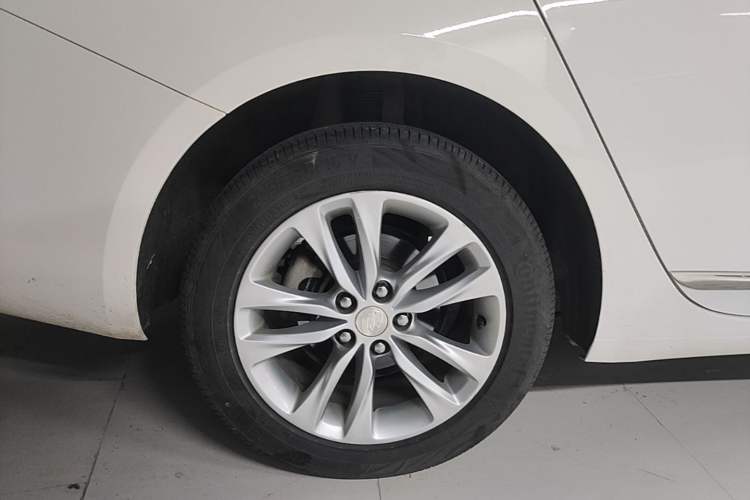 Used Buick Verano 2019 Sedan 20T Dual-Clutch Leading Model Right Rear Wheel Hub