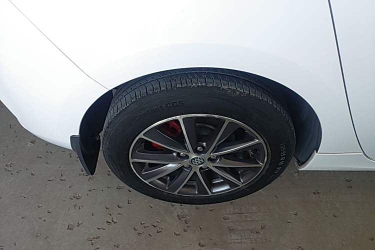 Used Buick Verano 2019 Hatchback GS 20T Dual-Clutch Leading Model Right Rear Wheel Hub