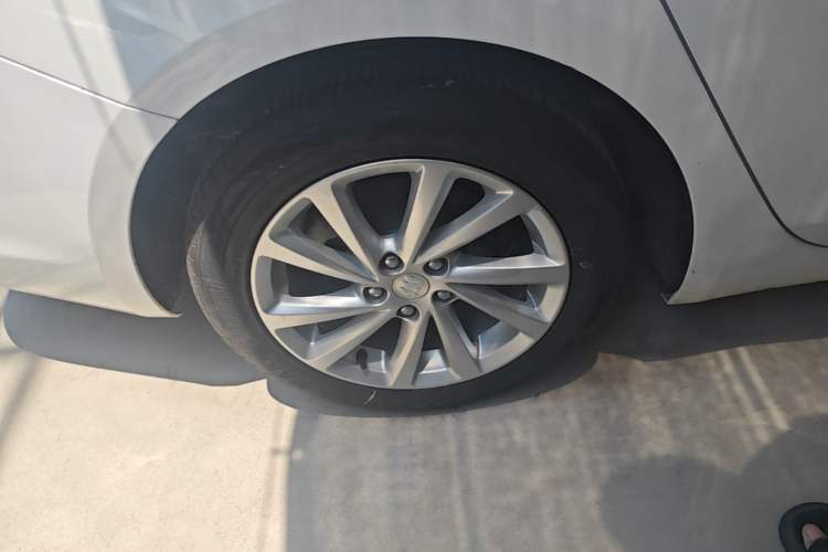 Used Buick Verano 2019 Sedan 15S Automatic Leading Model Right Rear Wheel Hub