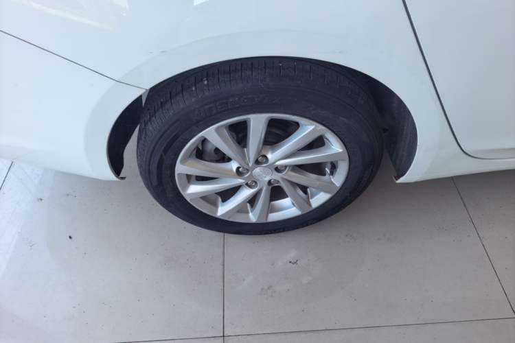 Used Buick Verano 2019 Sedan 15S Automatic Entry Model Right Rear Wheel Hub