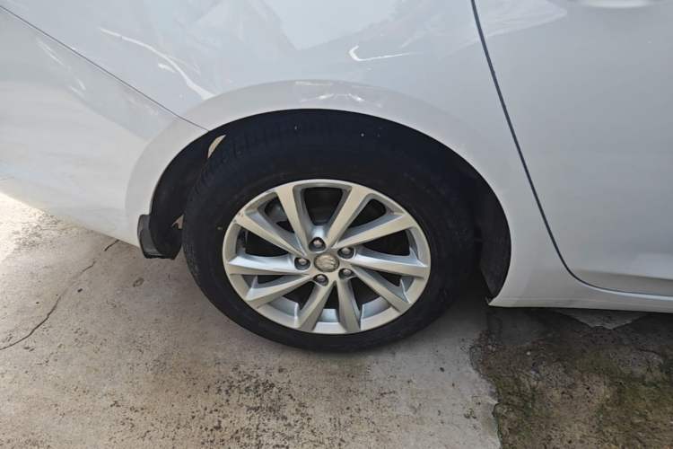 Used Buick Verano 2019 Sedan 15S Automatic Entry Model Right Rear Wheel Hub