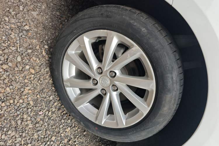 Used Buick Verano 2019 Sedan 15S Automatic Leading Model Right Rear Wheel Hub