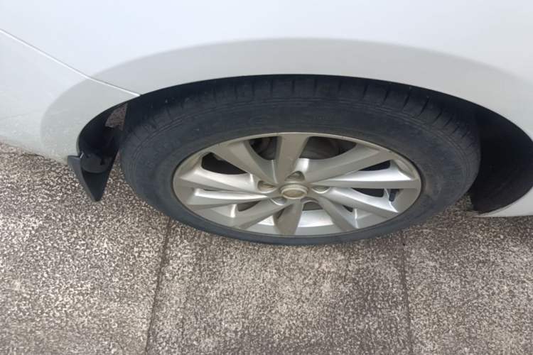 Used Buick Verano 2019 Sedan 15S Automatic Leading Model Right Rear Wheel Hub