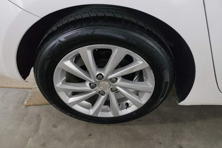 Used Buick Verano 2019 Sedan 15S Automatic Entry Model Right Rear Wheel Hub