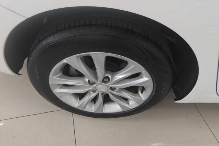 Used Buick Verano 2019 Sedan 20T Dual-Clutch Leading Model Right Rear Wheel Hub