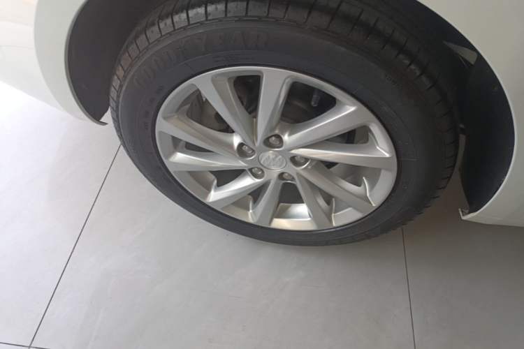 Used Buick Verano 2019 Sedan 15S Automatic Entry Model Right Rear Wheel Hub