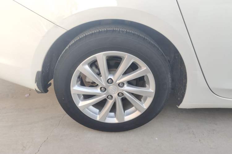 Used Buick Verano 2019 Sedan 15S Automatic Leading Model Right Rear Wheel Hub