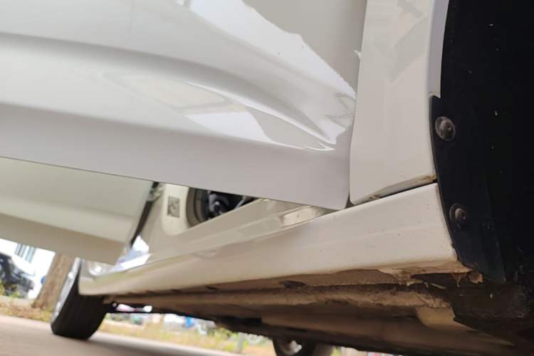 Used Buick Verano 2019 Sedan 15S Automatic Leading Model Right Side Sill