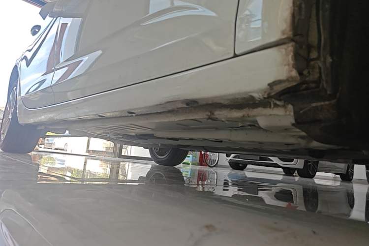 Used Buick Verano 2019 Sedan 20T Dual-Clutch Leading Model Right Side Sill