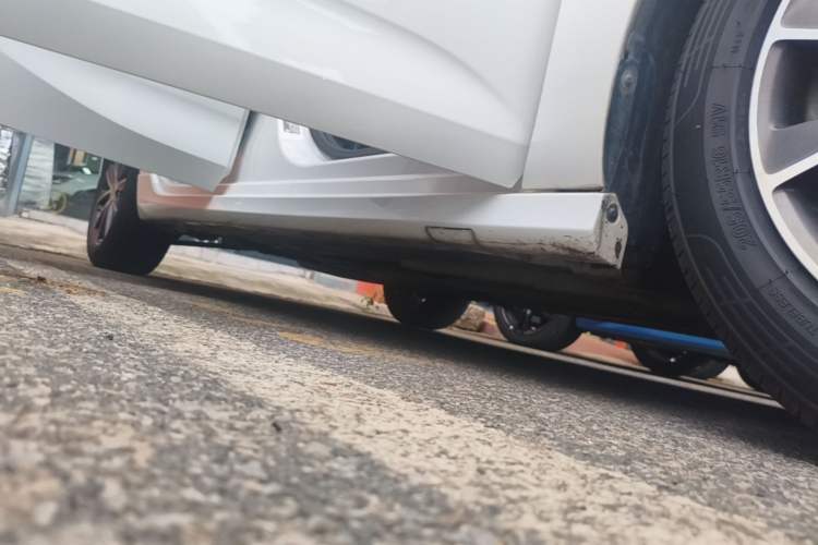 Used Buick Verano 2019 Hatchback GS 20T Dual-Clutch Leading Model Right Side Sill